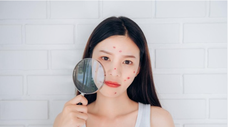 Merawat kulit dengan rutinitas yang tepat sangat krusial, terutama bagi pemula yang baru mulai menjelajahi dunia perawatan kulit. Memahami tahapan yang benar dalam skincare dapat membantu Anda mendapatkan kulit yang sehat, cerah, dan terawat.